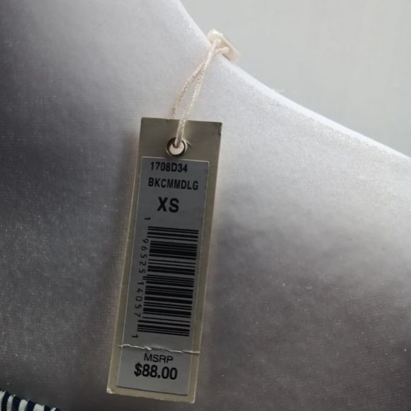 NWT Max Studio Off The Shoulder Pufg Sleeves Blouse SZ XS $88 MSRP Navy Stripes - Picture 3 of 9